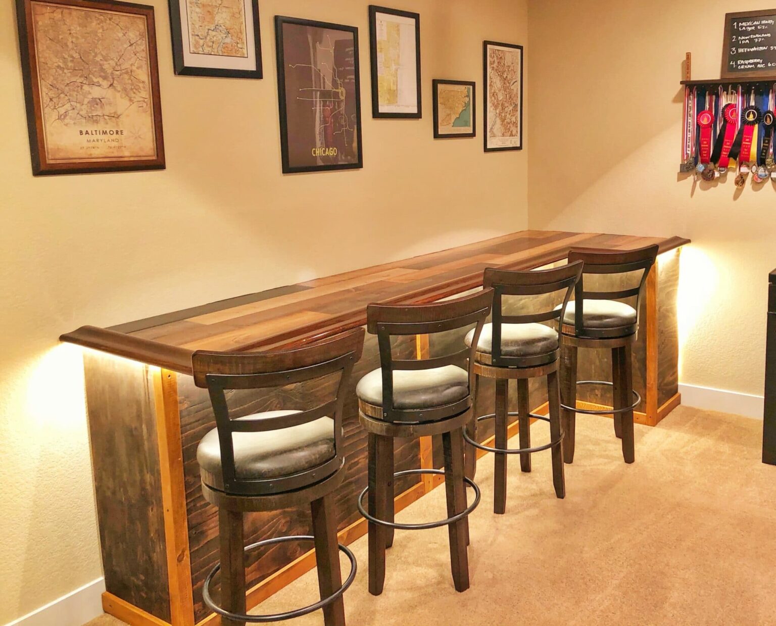 Red Oak Bar Railing BR450 Red Oak Bar Rail Molding - Hardwoods Incorporated