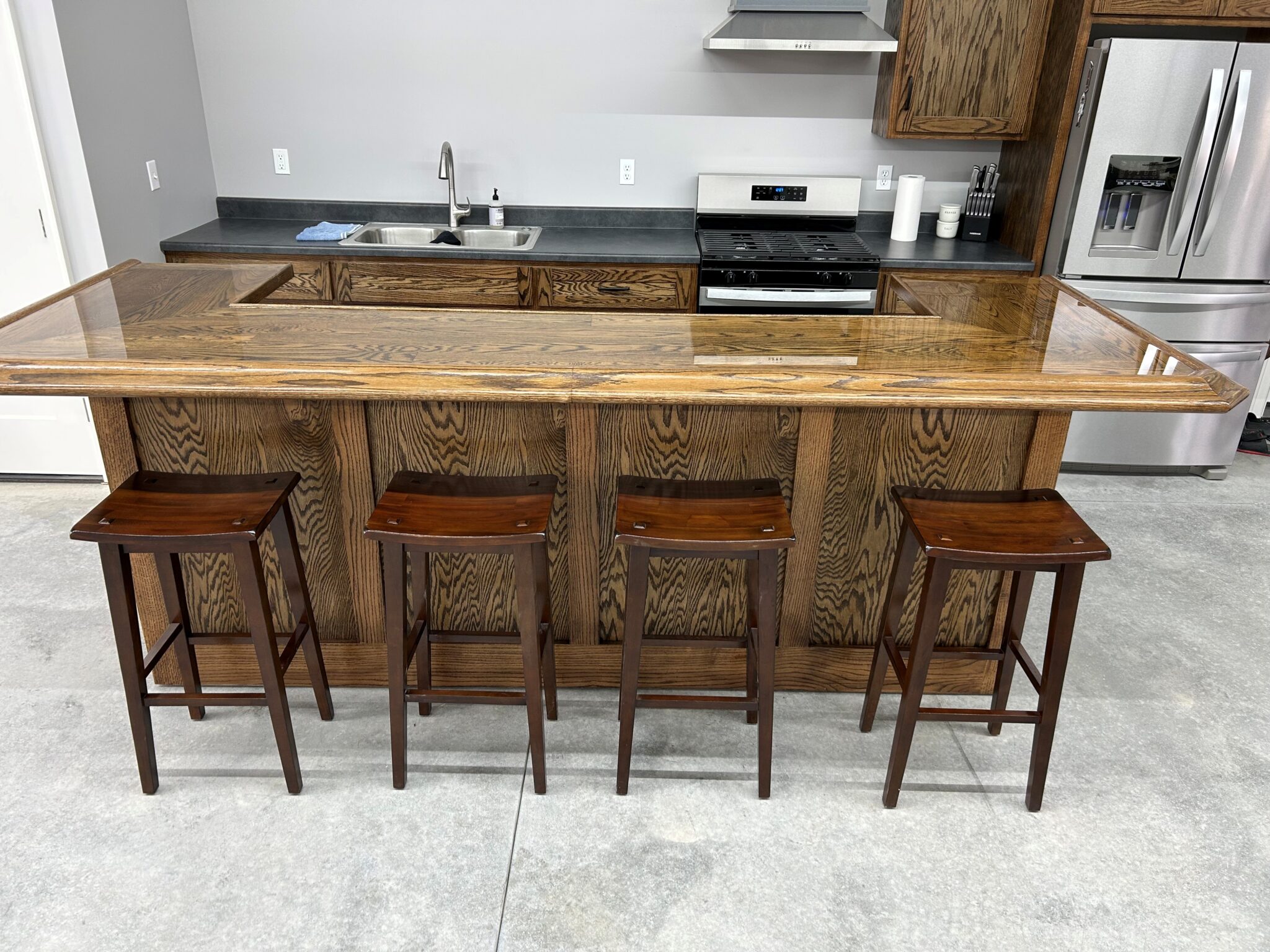 BR475 Bar rail molding white oak 10′ sgipped full length uncut ...